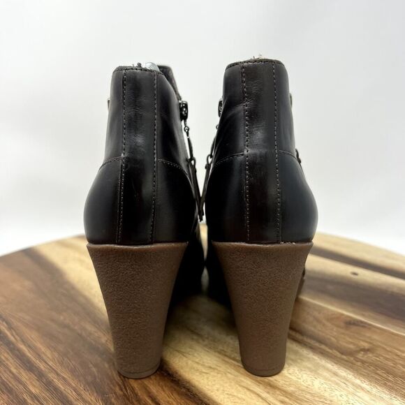 UGG Black and Brown Ankle Boots - Picture 4 of 12